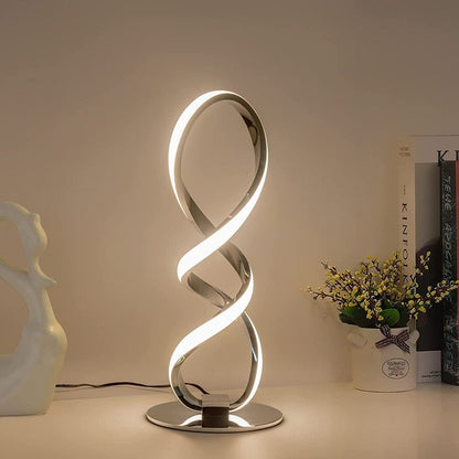 Lámpara de mesa LED plateada moderna de lujo brillo de lujo Estudio de luz de la luz Decoración del hogar Desktop Light Bedsidelight