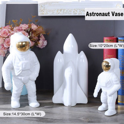 Gold Space Man Sculpture Astronaut Ceramic Vase Creative Modern Cosmonaut Model Ornament Statue Garden Tabletop Home Decoration