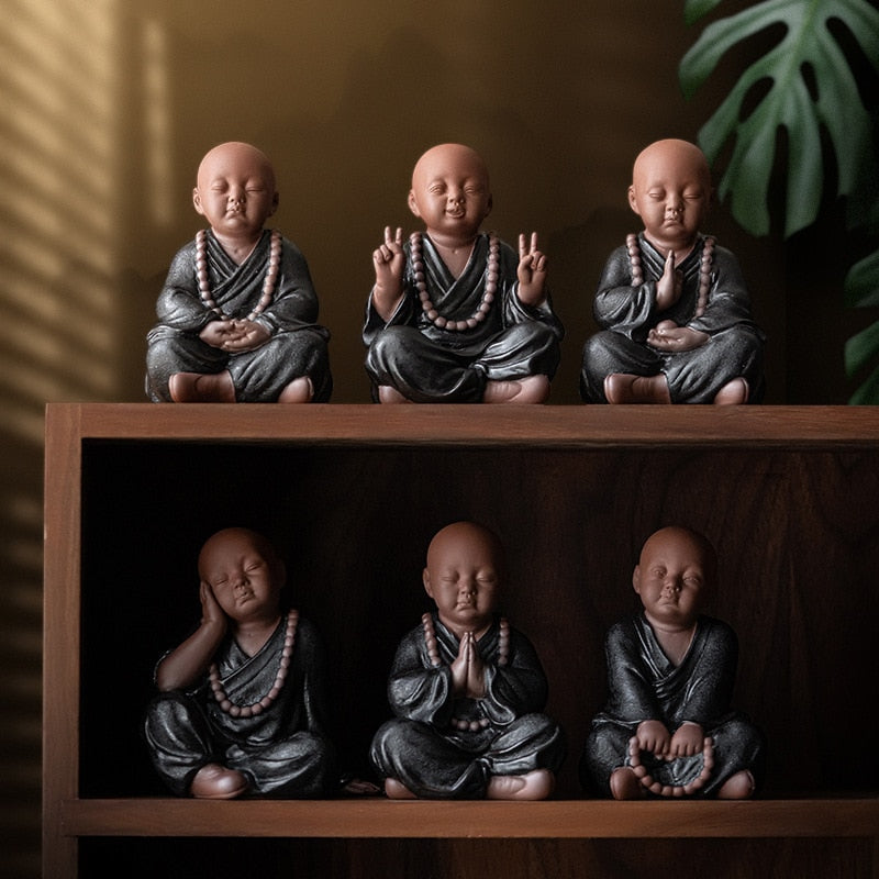 Черные гончарные буддийские монахи миниатюрные фигурки Будда Статуя Скульптура Сказочные украшения Медитация дома