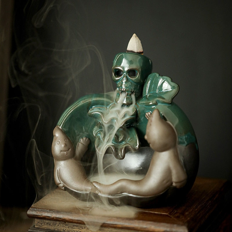 Ornamenti in ceramica di Halloween europei Skull Backflow Incenso Burner Creative Easter Easter Halloween Incenso Decorazioni