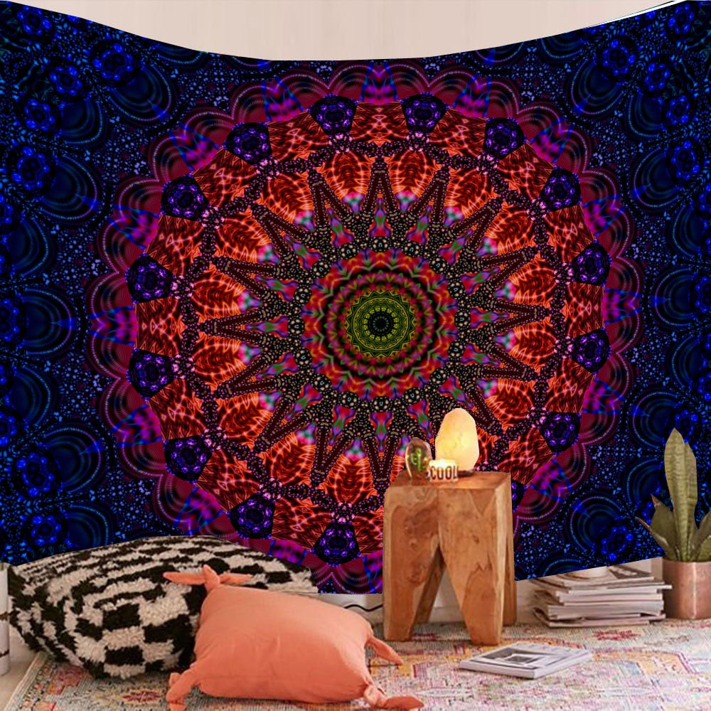 Intialainen mandala -kuvakudoksen seinä roikkuu värikäs boho kodinsisustus rantaheiton matto huopa huoneen sisustus esteettinen boheemilainen kuvakudokset