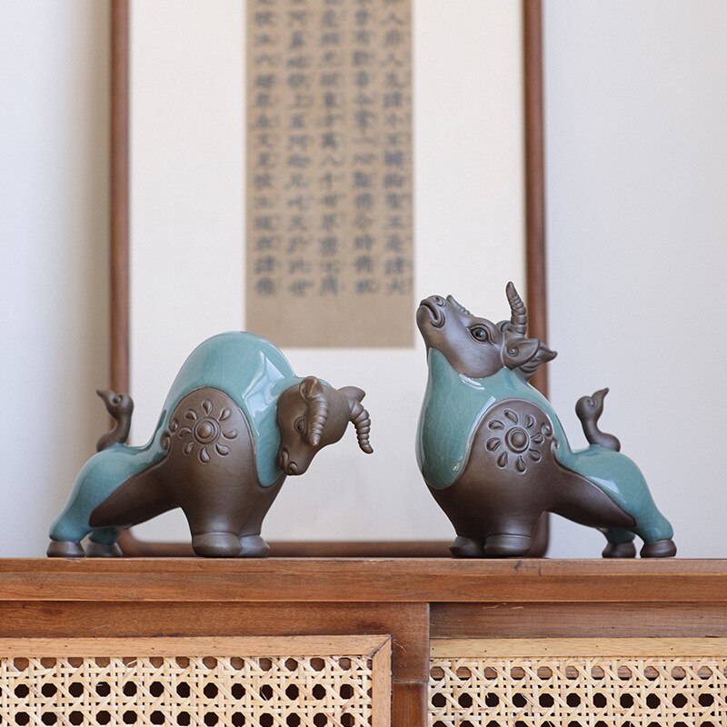 niuzhuan qiankun ge kilnセラミック牛の装飾ホームファイナンス装飾オフィスデスクトップ装飾リビングルームの装飾