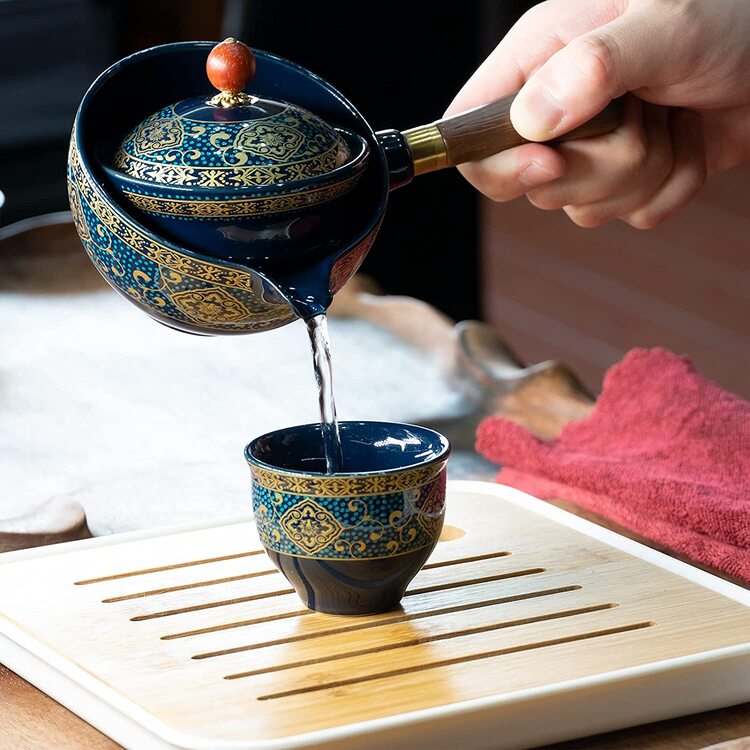 Japonská keramická konvice malovaná ručně
