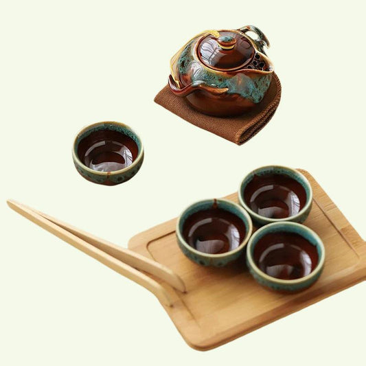 Tragbares Teeservice aus Keramik