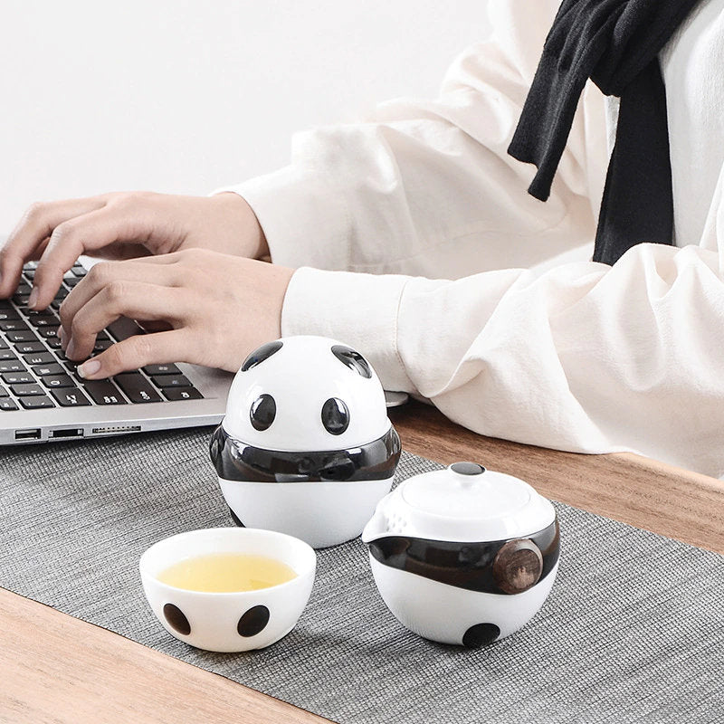 Teteras de panda de cerámica con 2 tazas de té Oficina de viajes portátiles Juego de té chino Mini Carrying Bag Filter Tup Regalo Fine