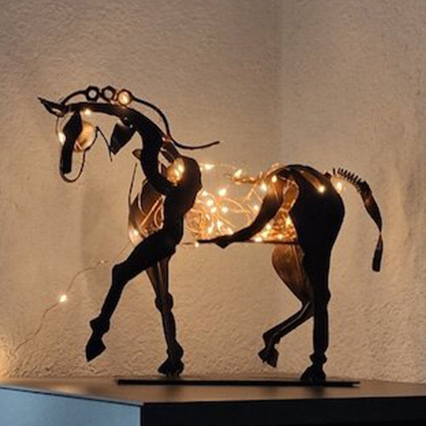Decoración del hogar escultura de caballos de metal adonis tridimensional abstracto abstracto de escritorio vintage decoración de la oficina de Navidad
