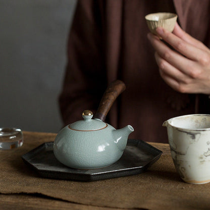 Keraaminen Kyusu -teekannu puukahvalla I Japanilainen keraaminen teekannu