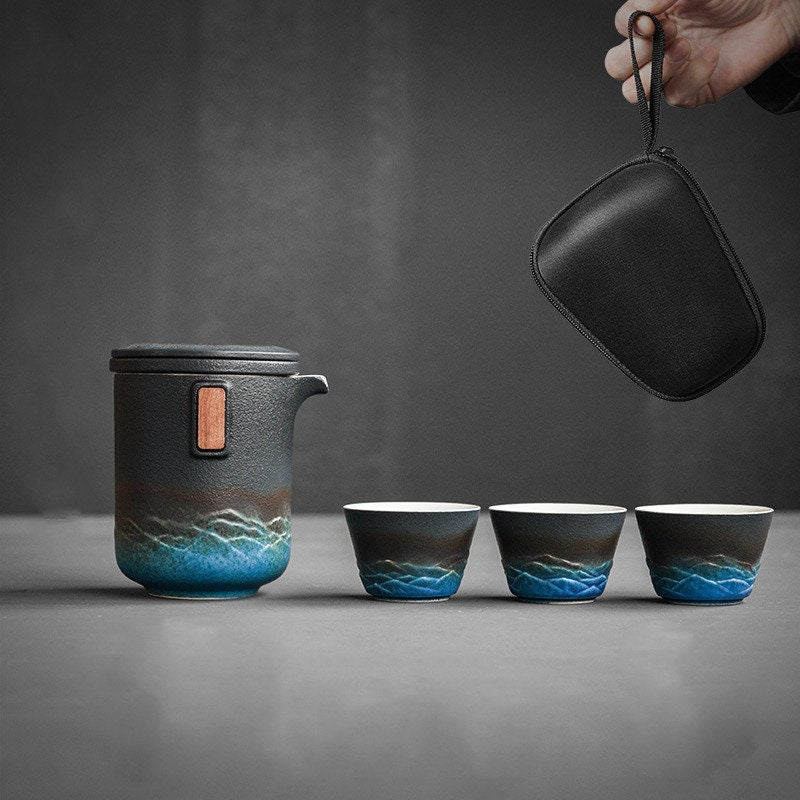 Japanische Teetasse aus Keramik mit Teesieb