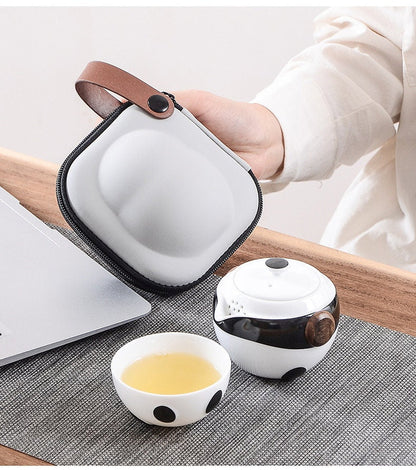 Keramiske panda -tekande med 2 kopper en tesæt bærbare rejsekontor kinesisk tesæt mini bærer pose filter te cup fin gave