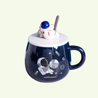 Håndlavet astronaut stort krus til mænd med låg til kaffe og te 450 ml