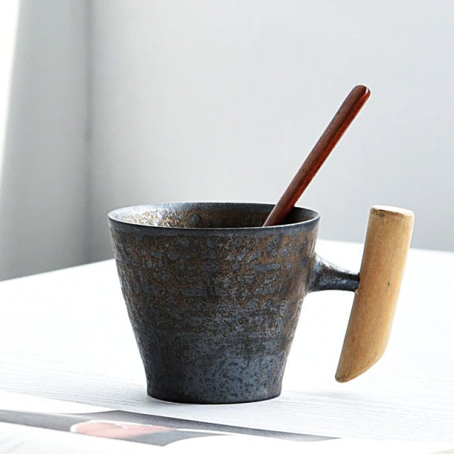 Taza de té vintage de cerámica hecha a mano