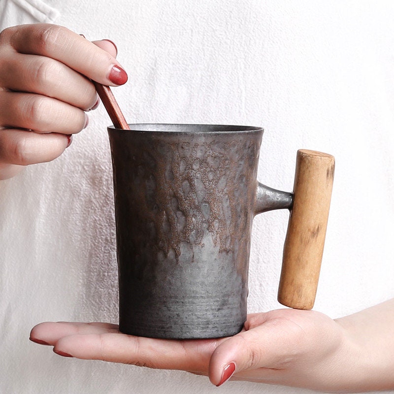 Tazza da tè vintage in ceramica fatta a mano